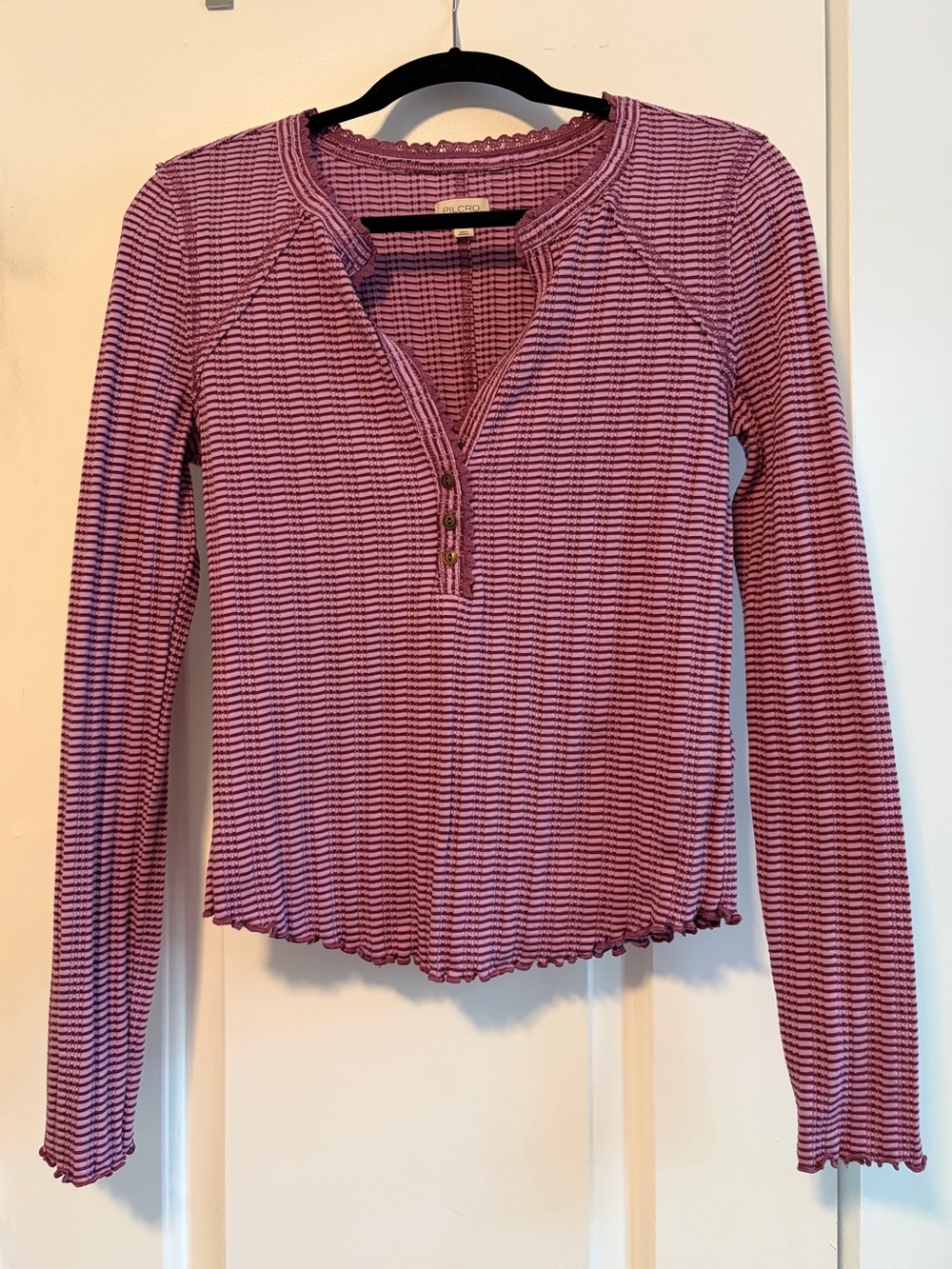 Pilcro Long-Sleeve Ruffled Lace-trimmed Henley Top M